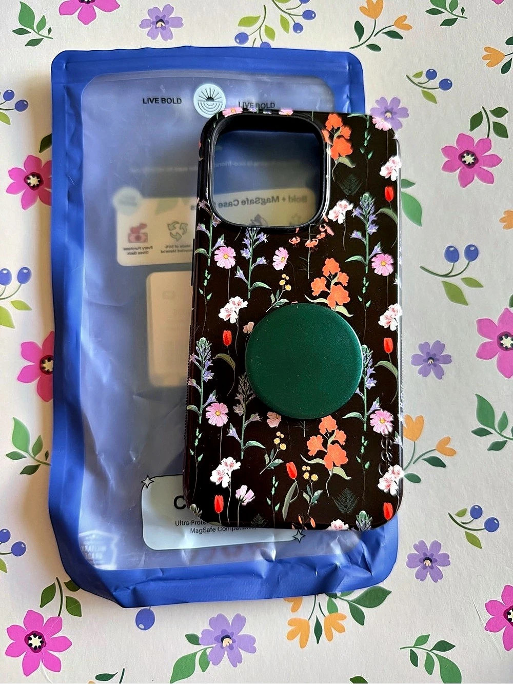 Casely Floral MagSafe Phone Case in Black & Green Like New- iPhone 15 pro
